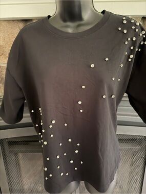 per una Black Short Sleeve Tee with Rhinestone Studs